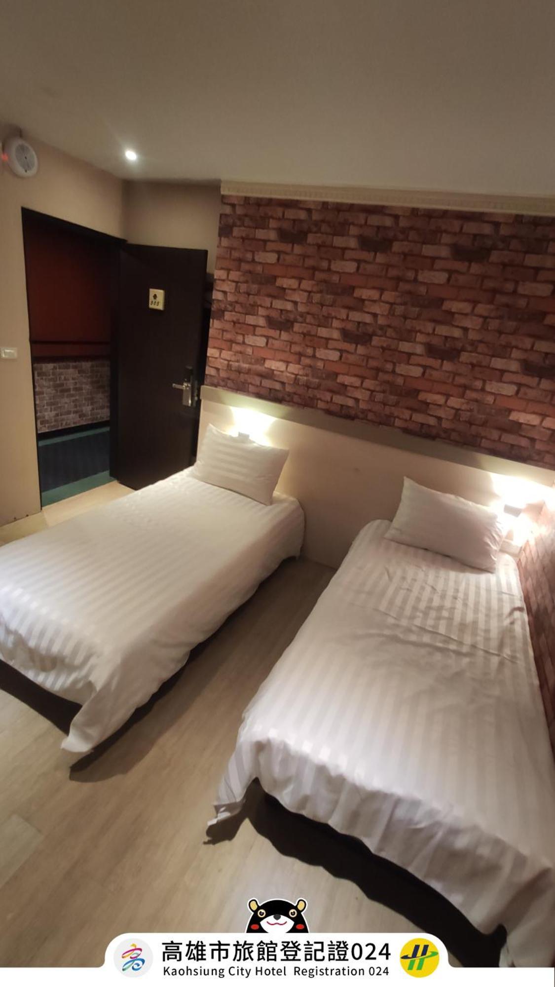 Win Inn Kaohsiung Hotel ภายนอก รูปภาพ